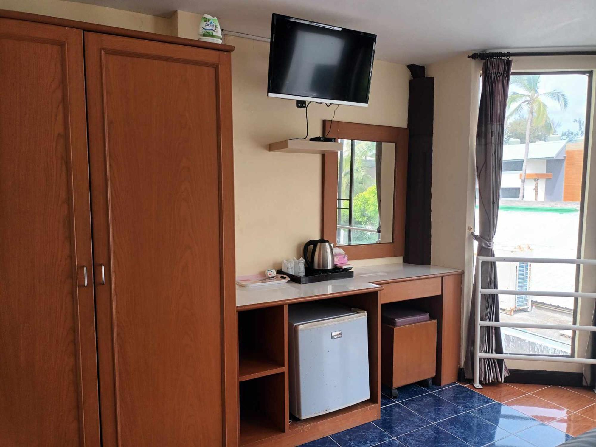 Patong Rose Guest House 50M To Beach Extérieur photo