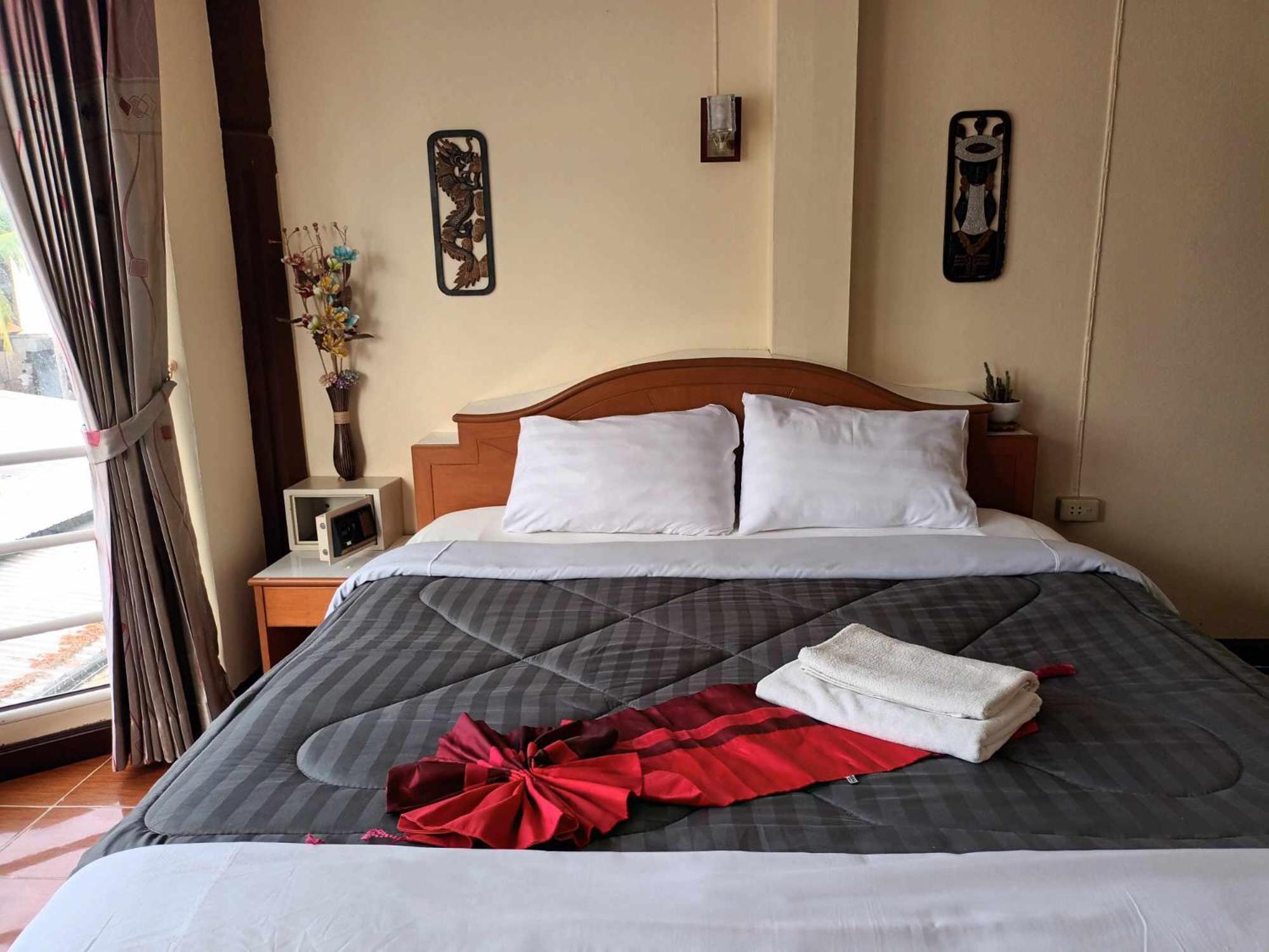 Patong Rose Guest House 50M To Beach Extérieur photo