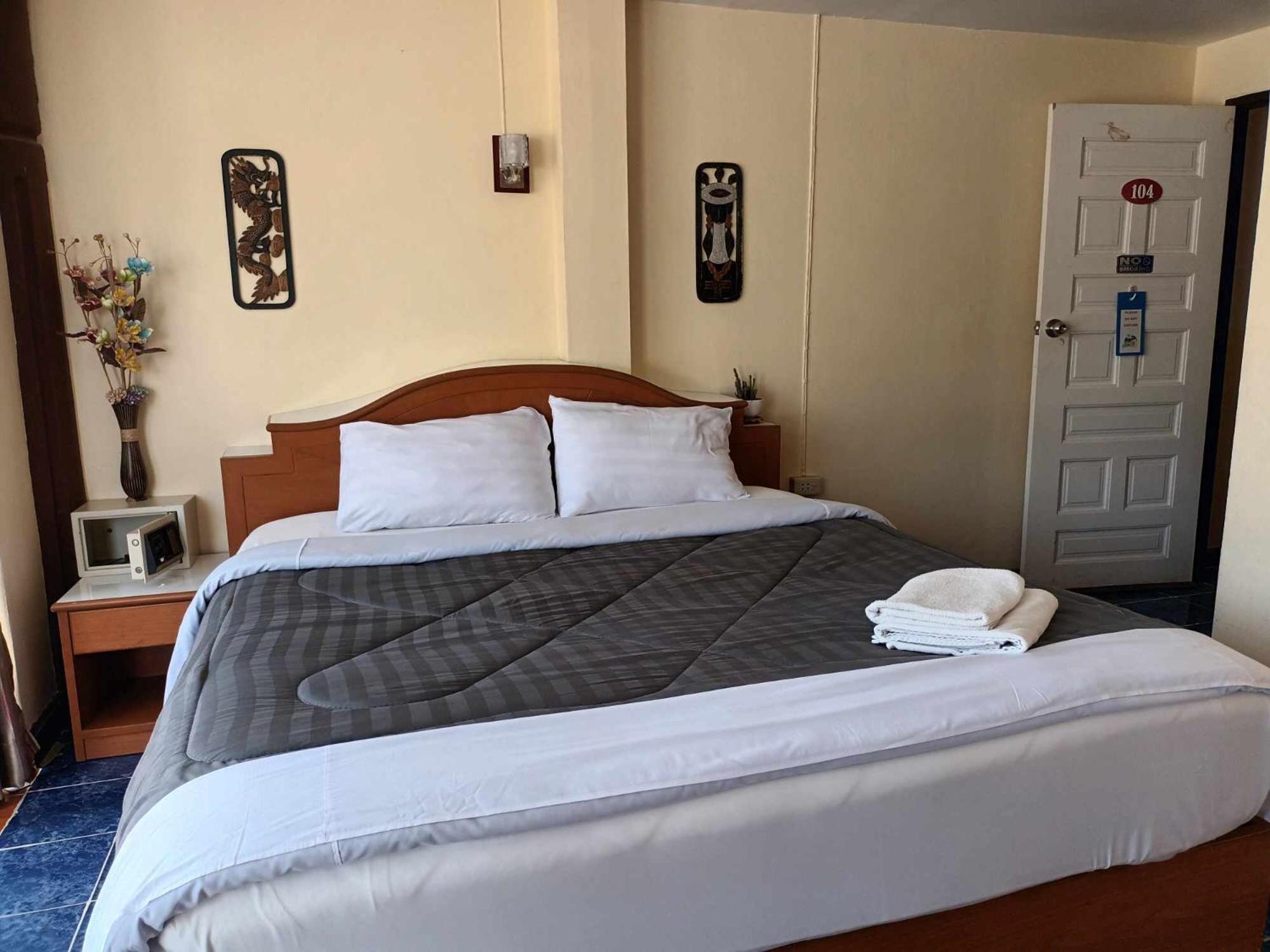 Patong Rose Guest House 50M To Beach Extérieur photo